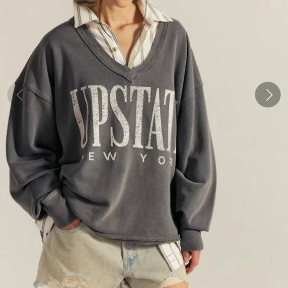 We The Free Venice V-Neck Graphic Sweatshirt size M - Picture 1 of 2